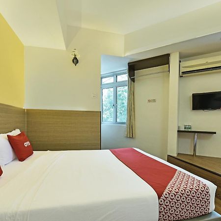 Super Oyo 44036 Hotel De Perdana Hill Batu Pahat Exterior photo
